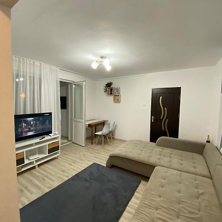 Cazare Petrosani Apartment ภายนอก รูปภาพ