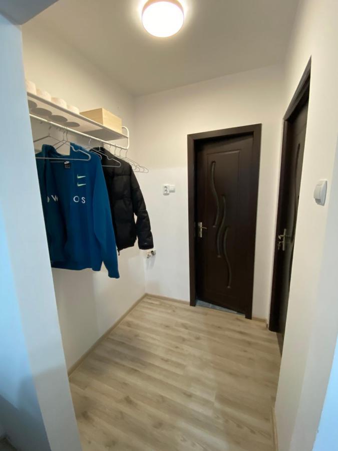 Cazare Petrosani Apartment ภายนอก รูปภาพ