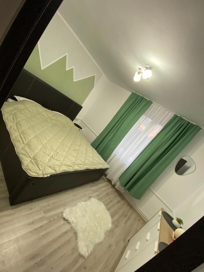 Cazare Petrosani Apartment ภายนอก รูปภาพ
